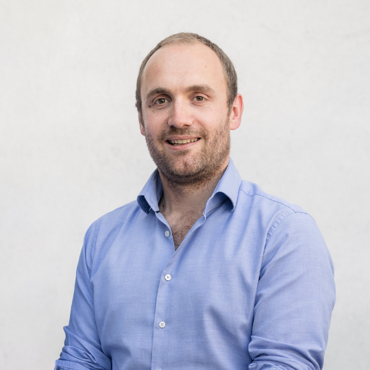 Portretfoto van dr. Wouter Jak, orthopedisch chirurg bij Orthopedie Turnhout