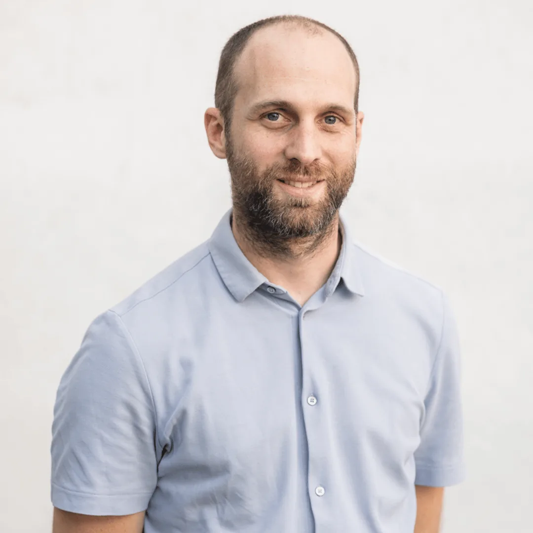 Portretfoto van dr. Joris Robberecht, orthopedisch chirurg bij Orthopedie Turnhout